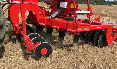 Evolution Seeder subsoiler legs