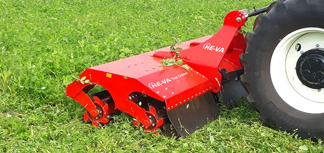 3m front-mounted HE-VA Top Cutter Solo in cover crop