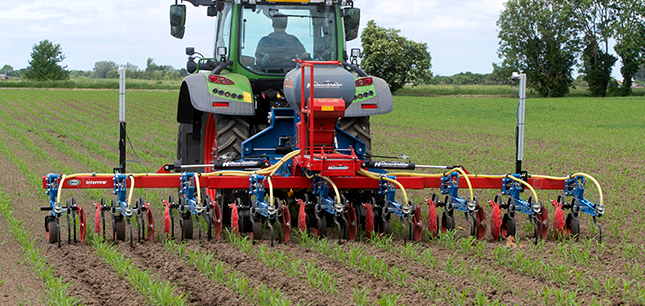 OPICO Inter-Row Cultivator working in Maize