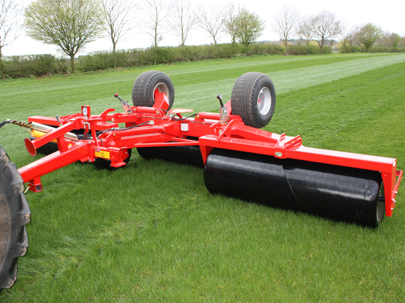 6.3m HE-VA hydraulic-folding Grass Roller in field