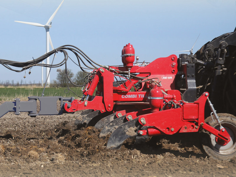 HE-VA Combi-Lift Pre-Cultivator subsoiling in cultivated ground