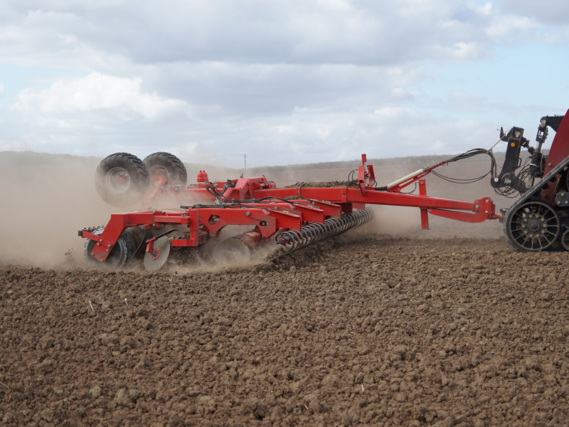 Trailed HE-VA Disc Roller Contour fitted with Shattaboards being used as a secondary cultivator