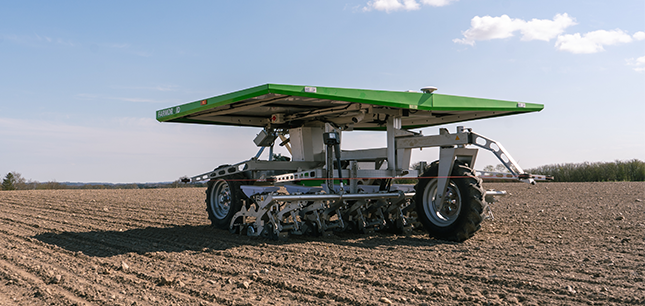 FarmDroid FD20 seeding in field